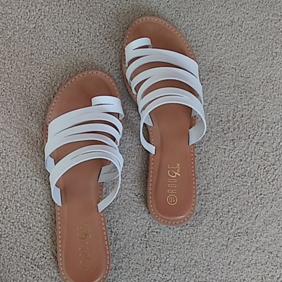 Sandals - Picture 3 of 4